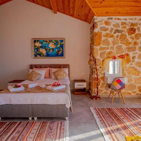 Carina / Kalkan מלון 4*