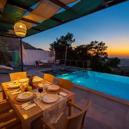 Carina / Kalkan Ξενοδοχείο 4*