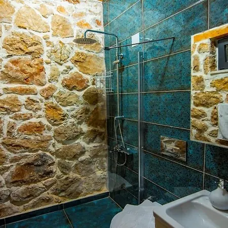Ξενοδοχείο Carina / Kalkan Κας