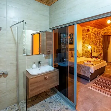 Ξενοδοχείο Carina / Kalkan 4*